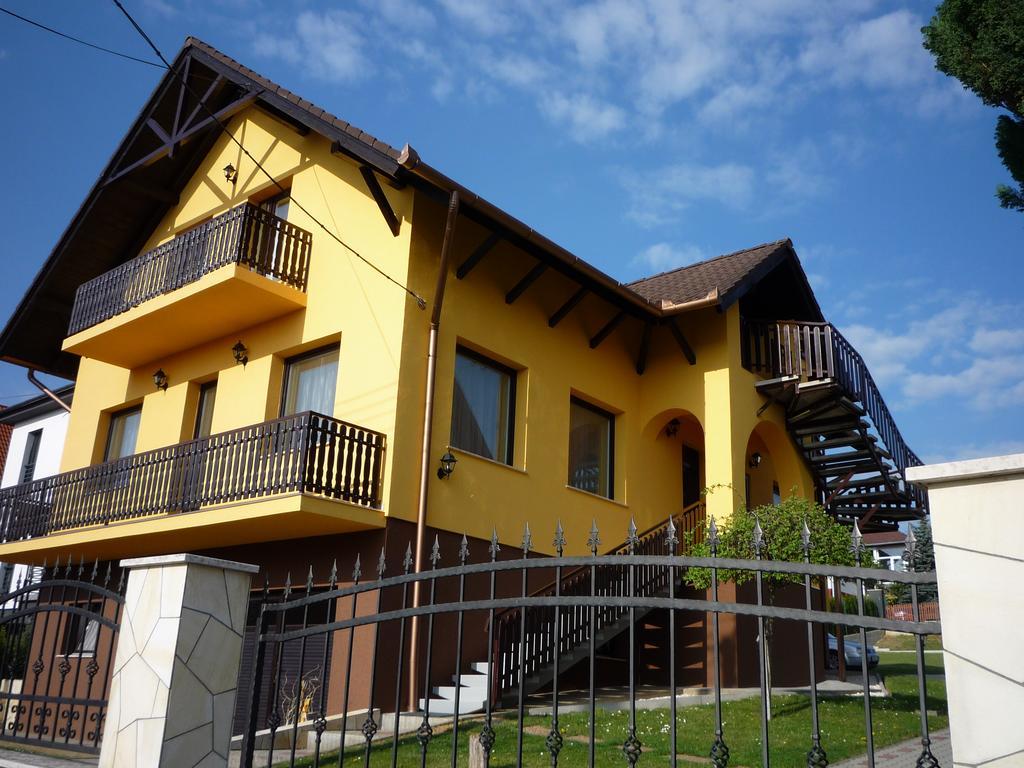 Apartmanház King Hévíz Exterior foto